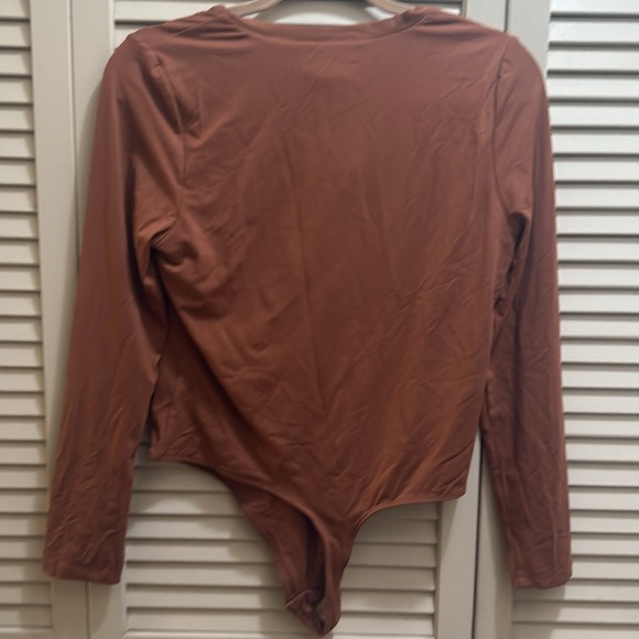 House Of Harlow Bodysuits - Picture 4 of 4